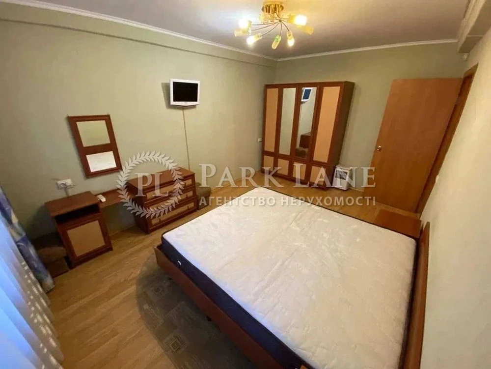 Продаж квартири вул. Салютна 27а в Києві / W-7475618
