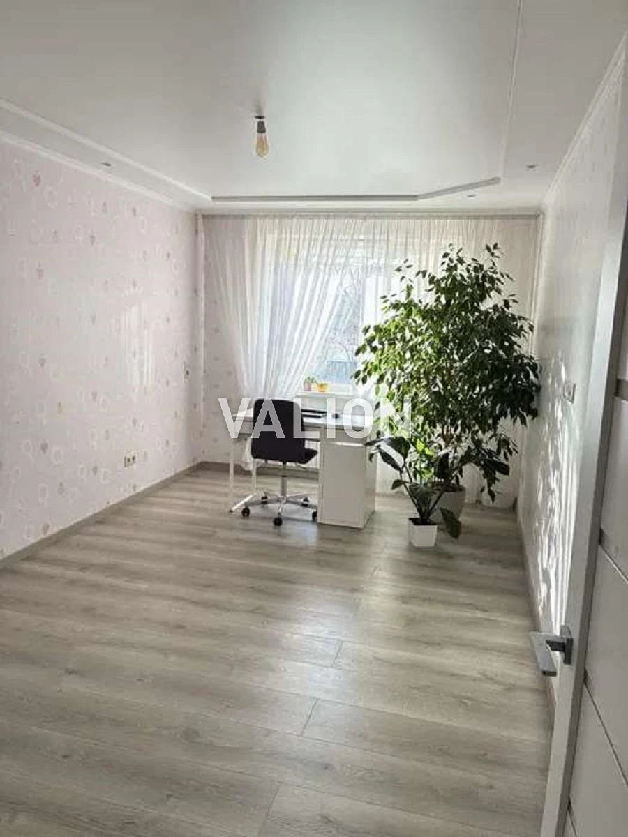 Продам 3к квартиру з ремонтом, Оболонь, вул. О. Архіпенка 10