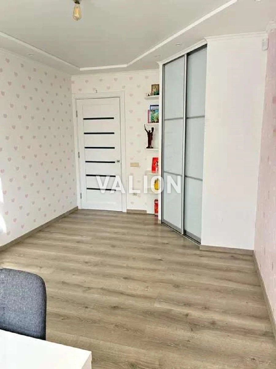 Продам 3к квартиру з ремонтом, Оболонь, вул. О. Архіпенка 10