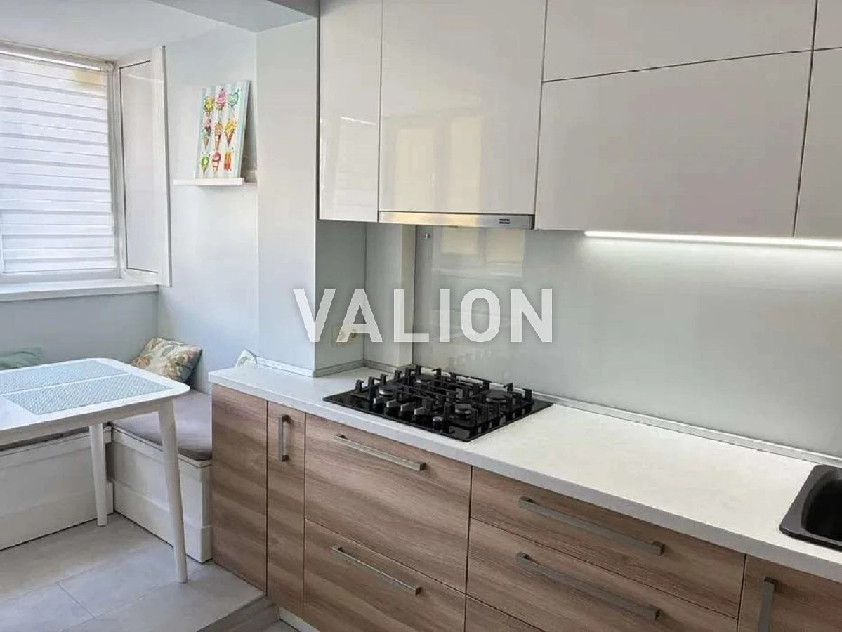 Продам 3к квартиру з ремонтом, Оболонь, вул. О. Архіпенка 10