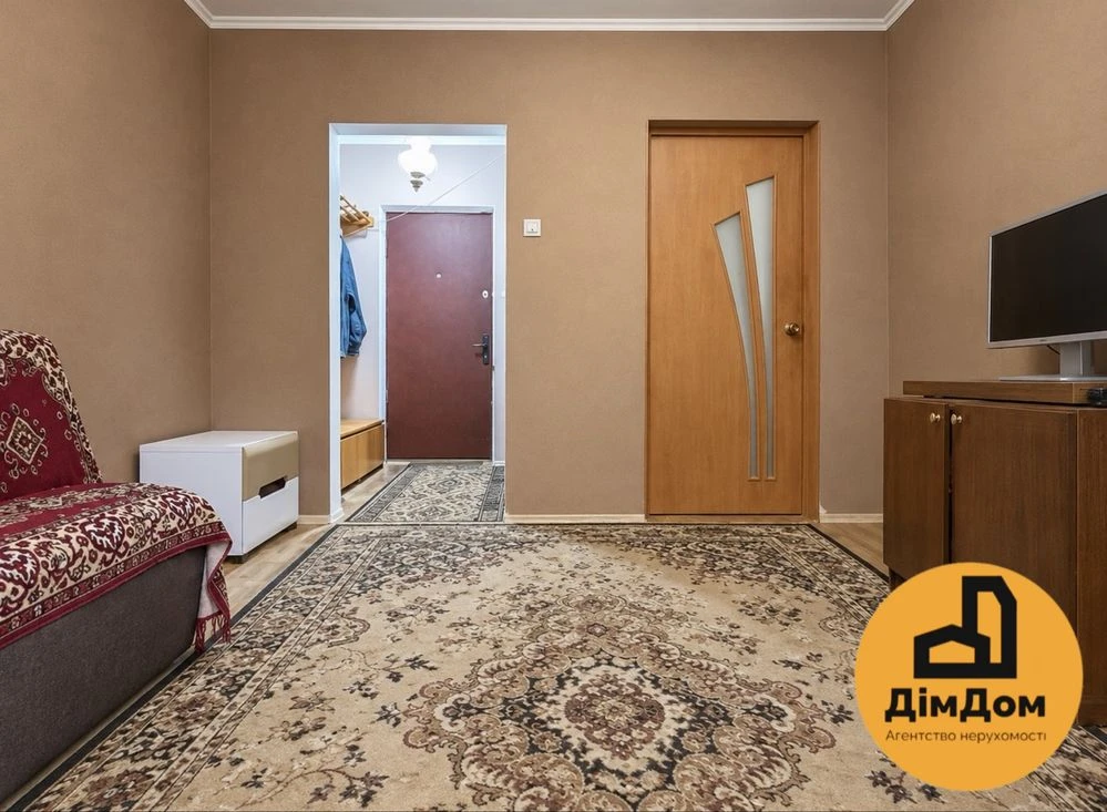 Продаж трикімнатної квартир Харківське шосе 170