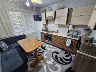 Продам просторную 3-к квартиру на проспекте Мира Левобережны