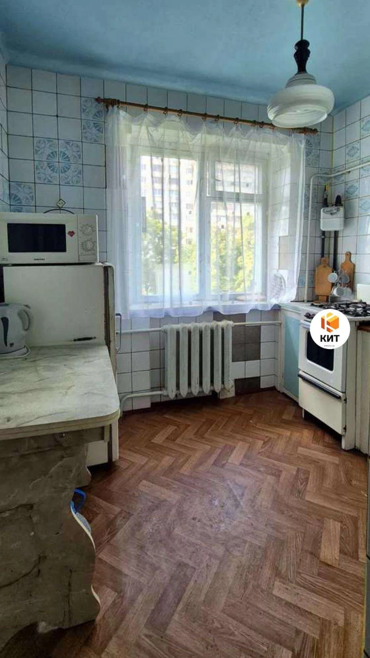 3к. 50м2 ХТЗ, м. Индустриальная, Александровский пер. 116, R