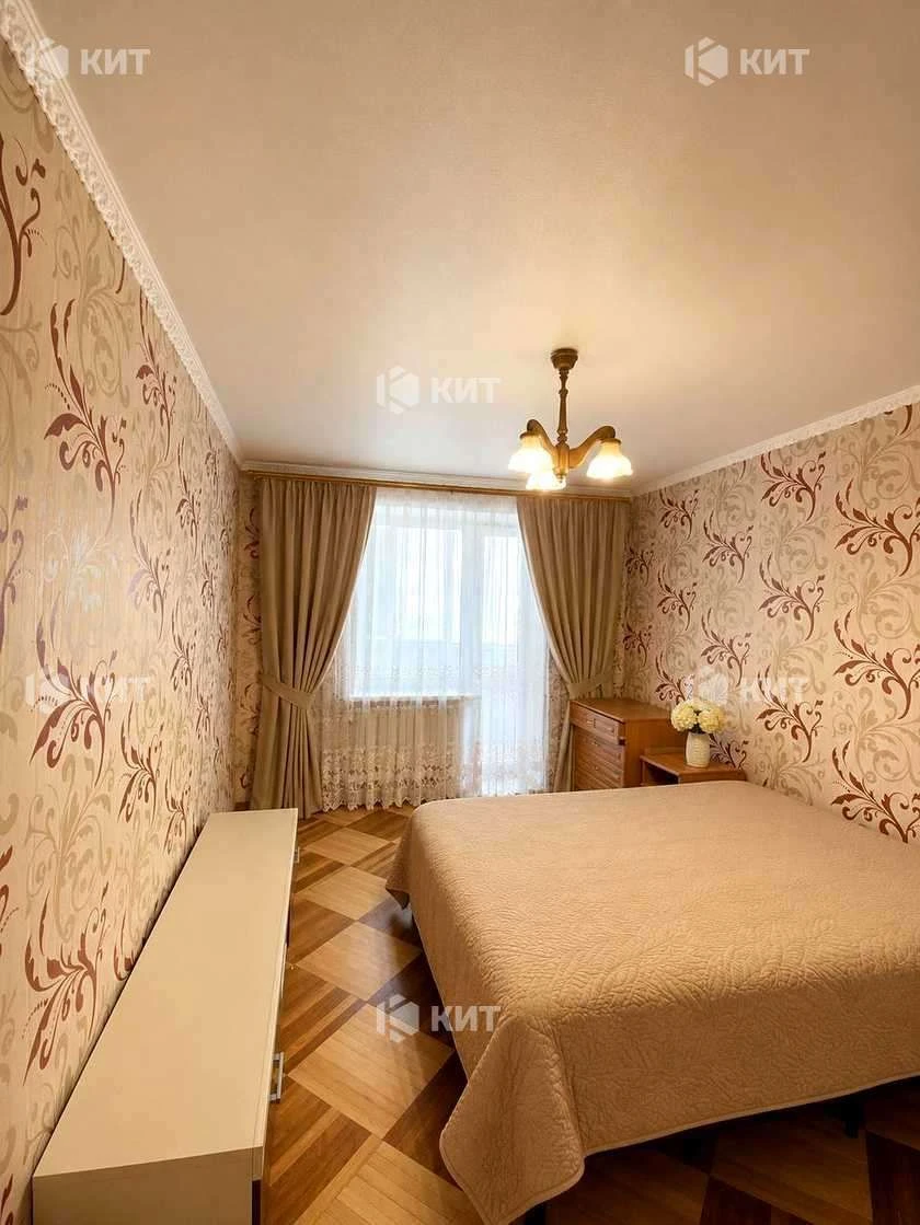 3к. 70м2 Павлово Поле, м. 23 Августа, 23 Августа ул. 8, 1374