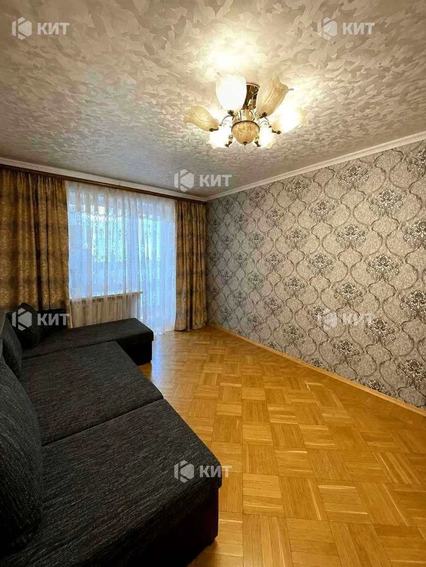 3к. 70м2 Павлово Поле, м. 23 Августа, 23 Августа ул. 8, 1374