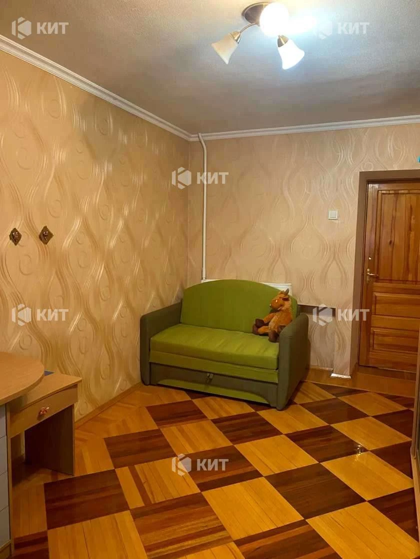 3к. 70м2 Павлово Поле, м. 23 Августа, 23 Августа ул. 8, 1374