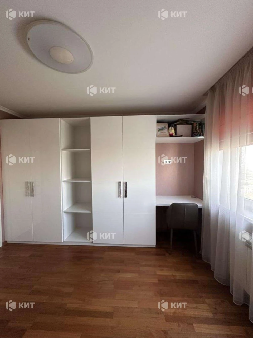 3к. 70м2 Научная, м. Научная, Клочковская ул. 154А -  Продаж