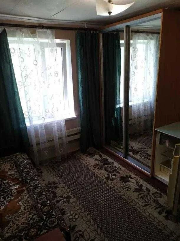 Продам кімнату  12 кв. метрів  р-н завод Малишева