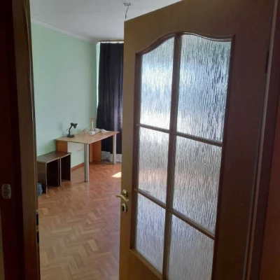 продаж 1 кім квартири 42 м кв, вул Грушевського , центральни