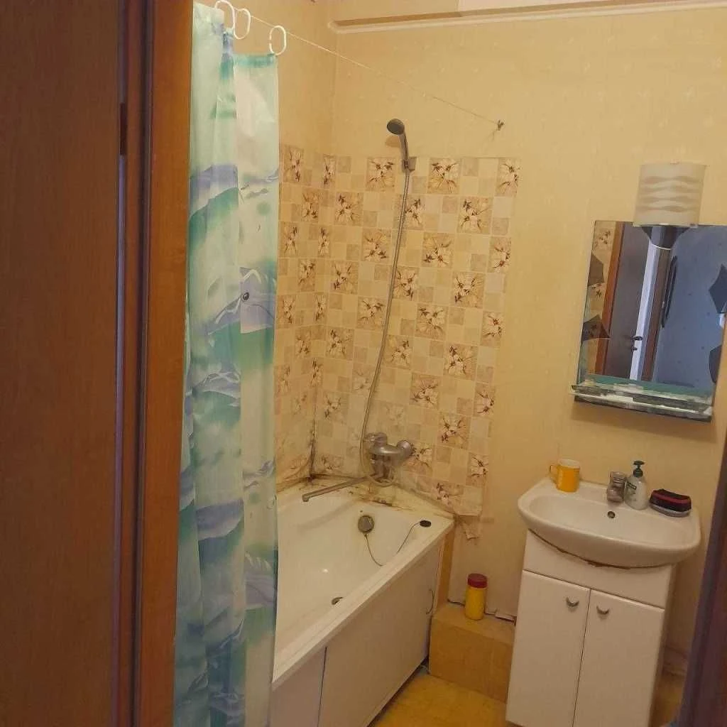 продаж 1 кім квартири 42 м кв, вул Грушевського , центральни