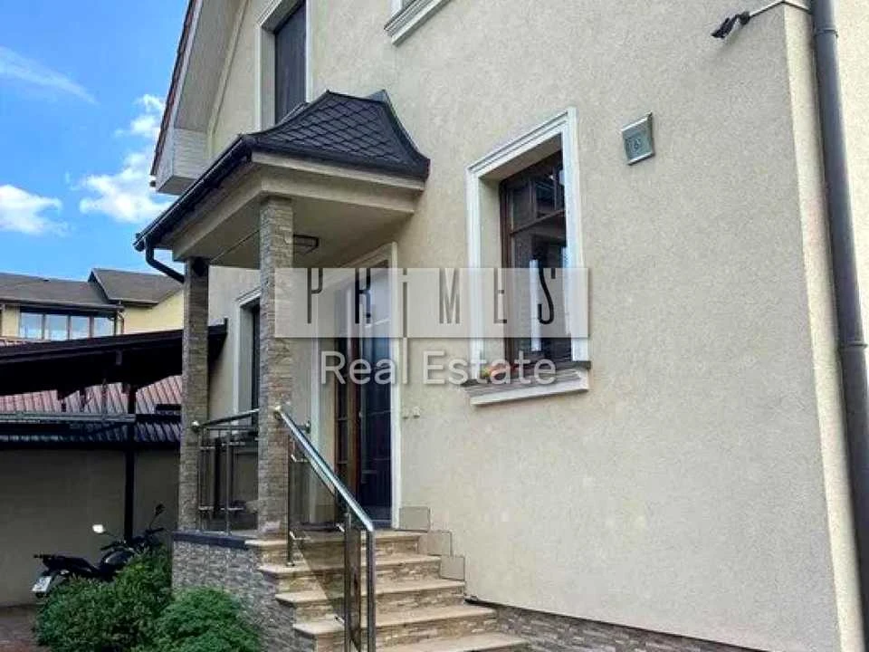 Будинок. Київ, вулиця Лесі Українки