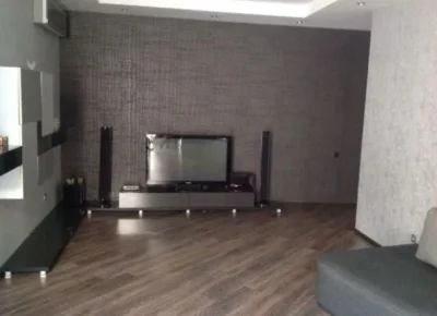 Продам 2-к квартиру з ремонтом, 80 кв. м, у ЖК "Семь Самурае