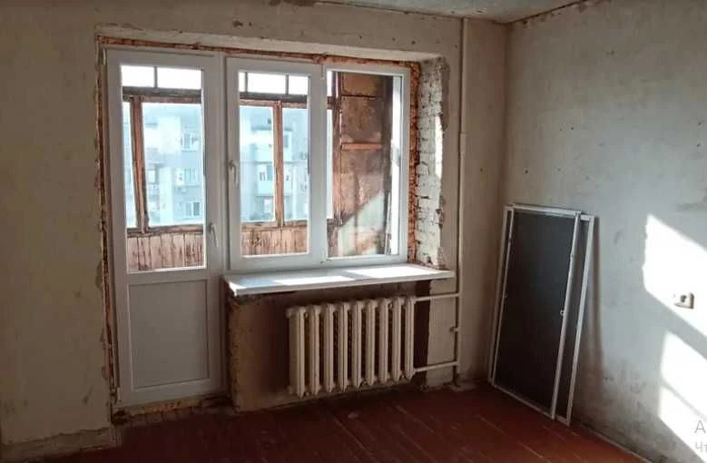 Квартира в цегляному будинку на Таїрова