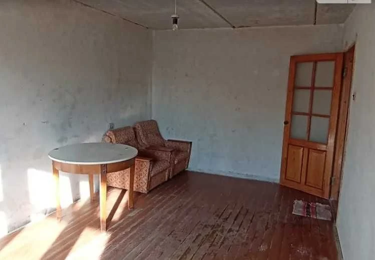 Квартира в цегляному будинку на Таїрова