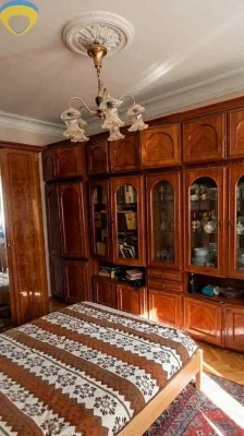Квартира з садом та можливістю добудови в центрі
