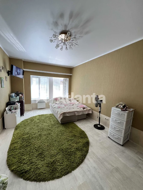 Apartment with renovation, furniture, appliances and a private yard!