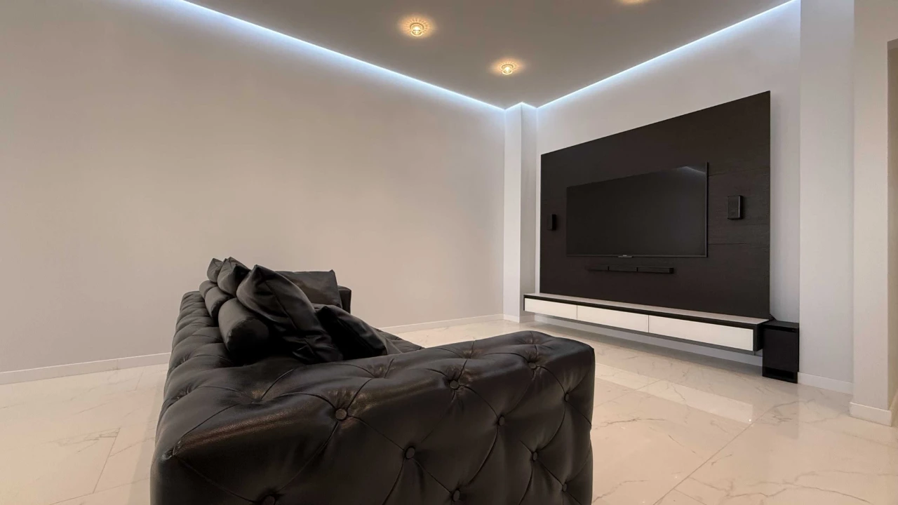 Two-bedroom apartment renovated in Tairova.
