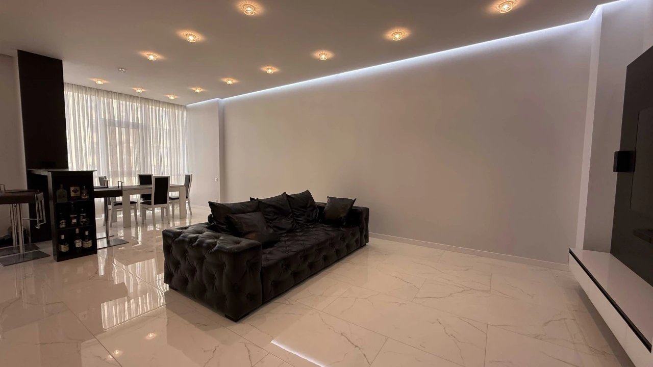 Two-bedroom apartment renovated in Tairova.