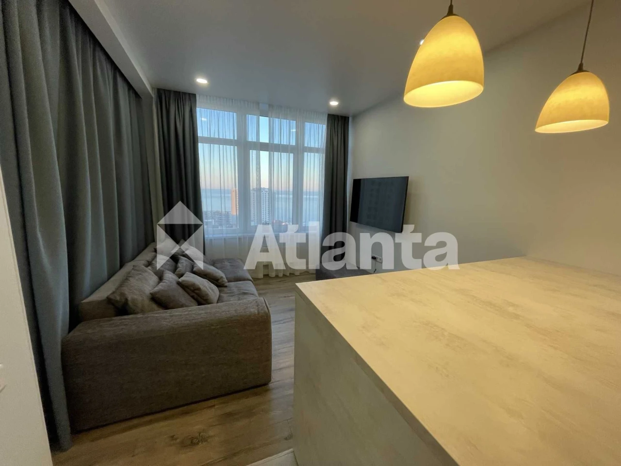 Apartment with Sea View and Quality Renovation in Arcadia
