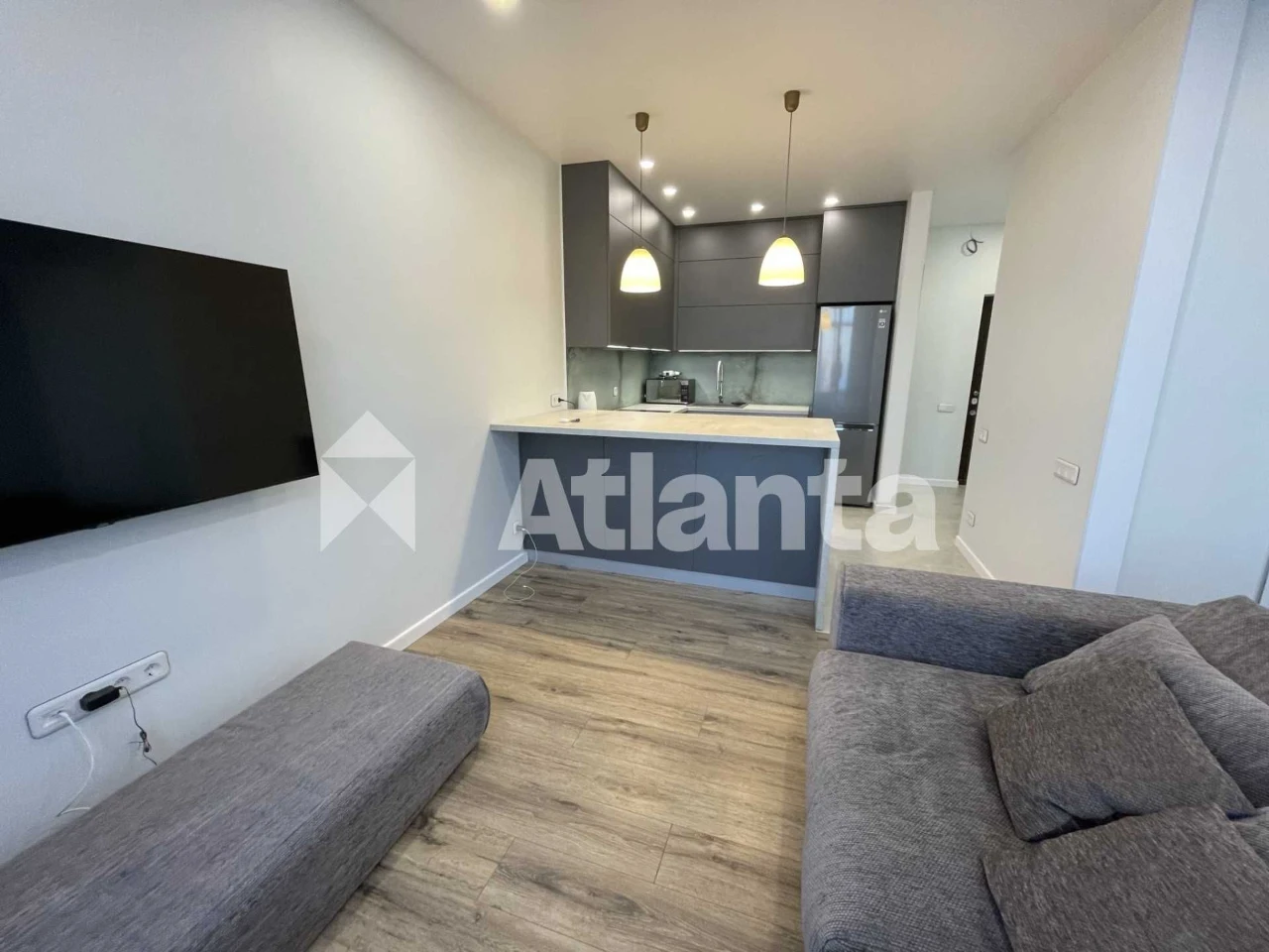 Apartment with Sea View and Quality Renovation in Arcadia
