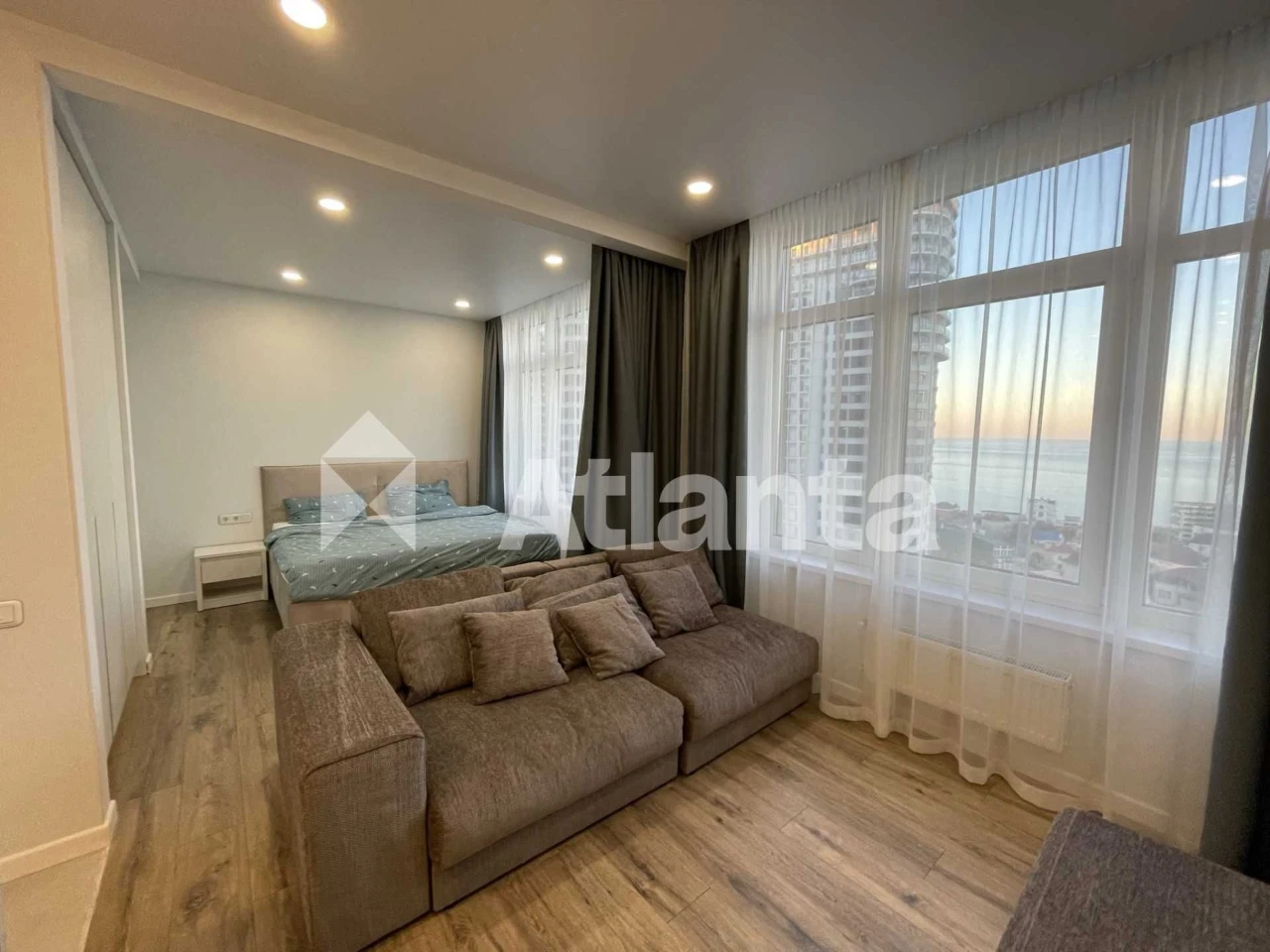 Apartment with Sea View and Quality Renovation in Arcadia