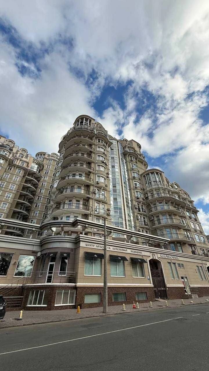 For sale, 1-room apartment in the center of Odessa in the Sabansky residential complex