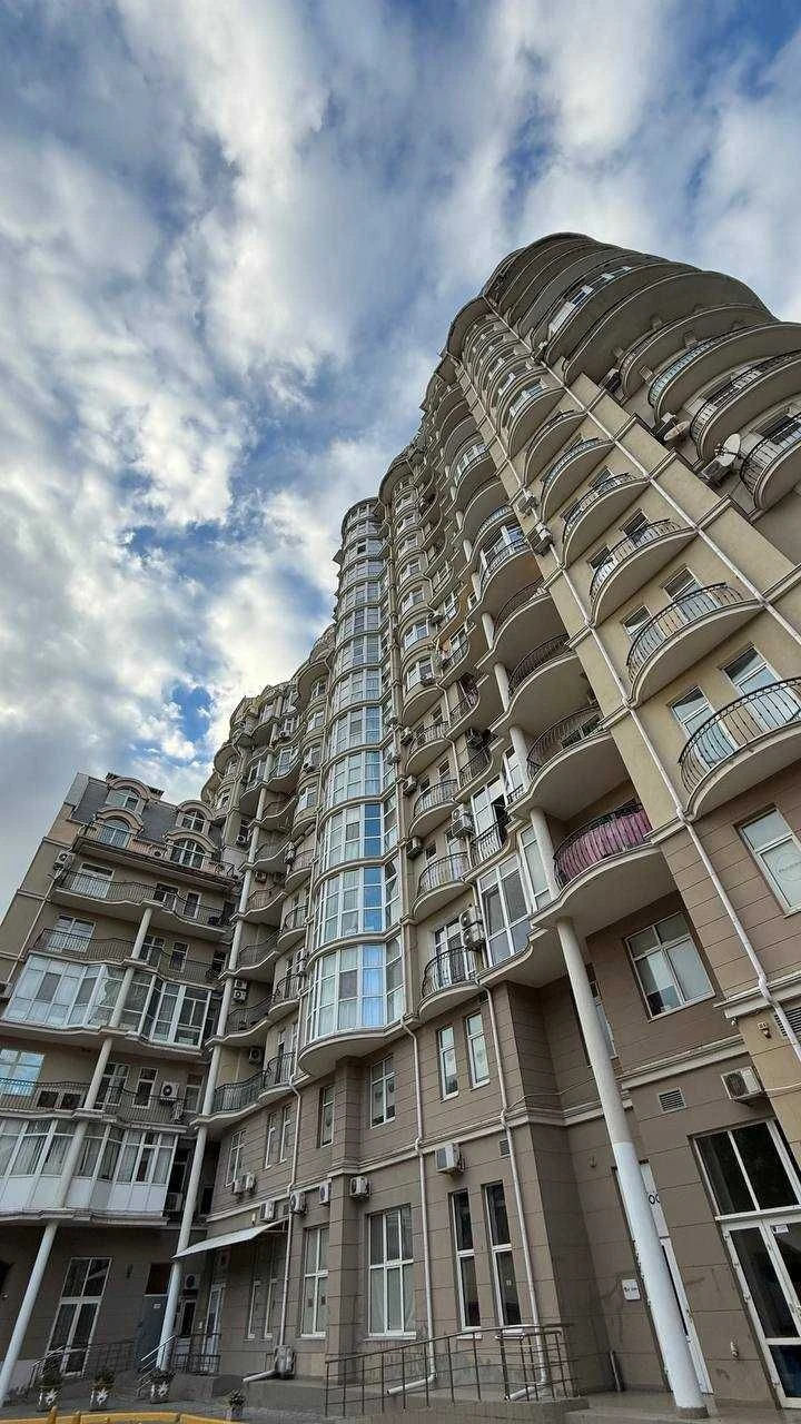 For sale, 1-room apartment in the center of Odessa in the Sabansky residential complex