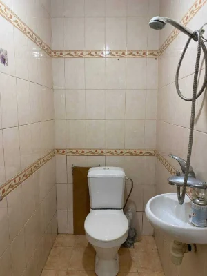 Продам 2-кімнатну квартиру з власним палісадником та паркомі