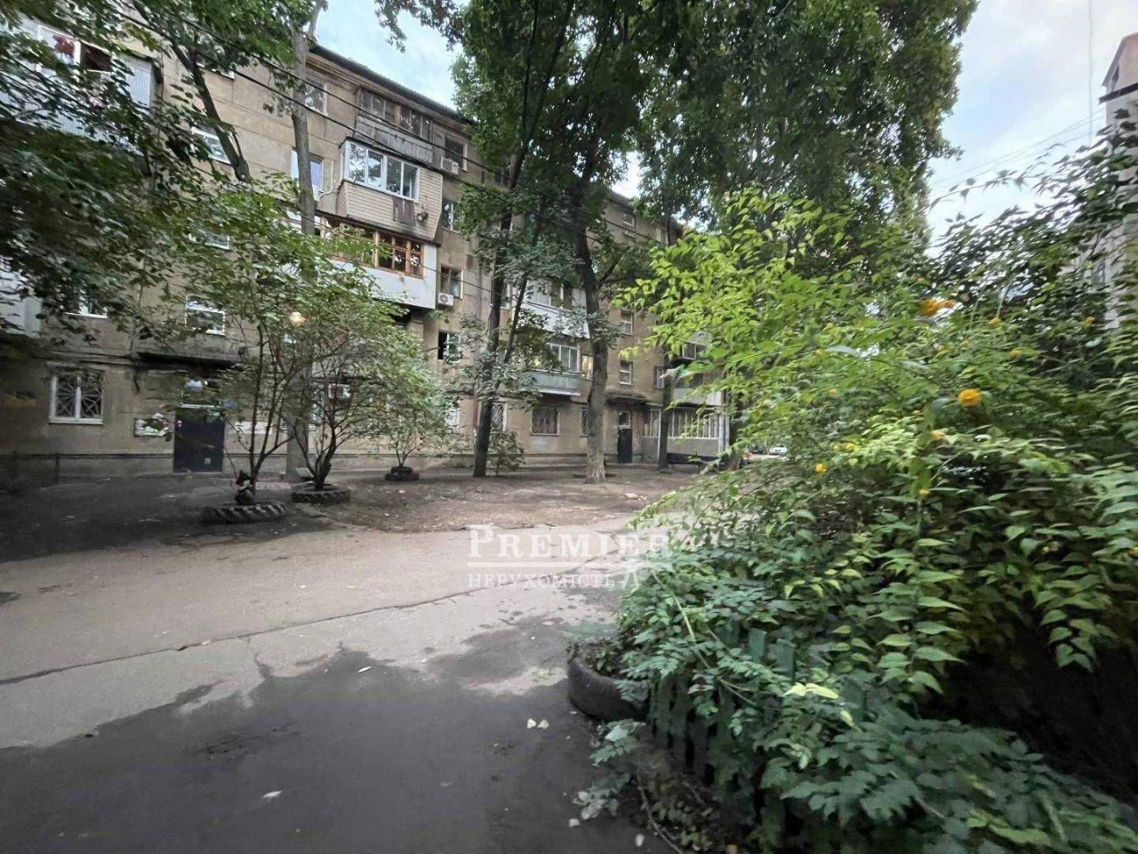 Best Price! 2-bedroom apartment 43 sq m. Brick, 4th station.