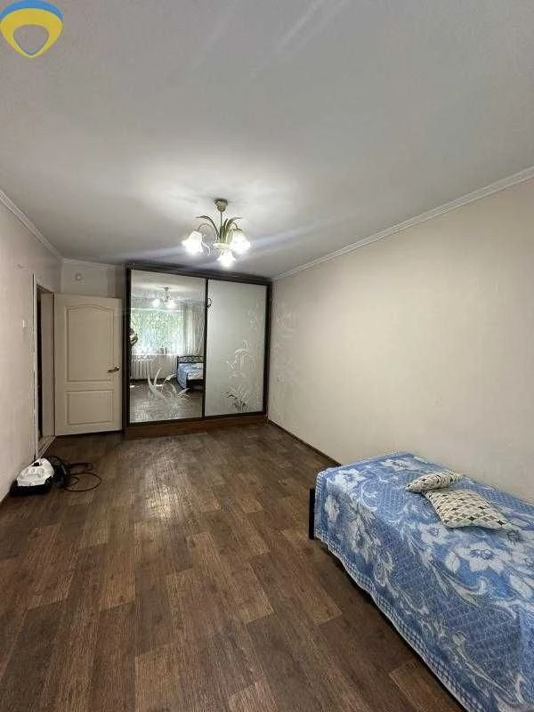 3-bedroom apartment on Tairova, building 90