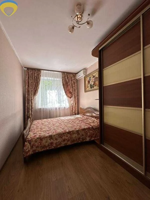 3-bedroom apartment on Tairova, building 90
