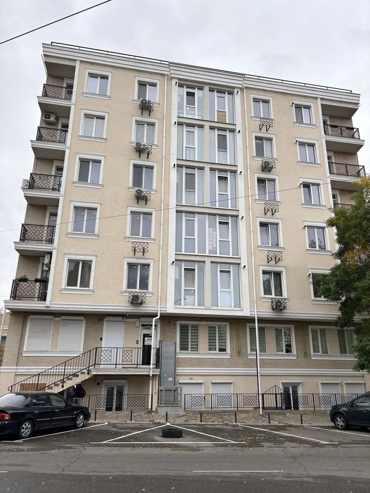 Центр, ЖК «Різдвяний» — 2 спальні, АГВ, панорамні вікна