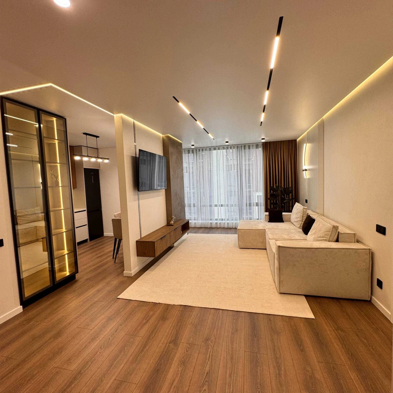 Sale of a designer 2-room apartment in the MANHATTAN residential complex | 60 sq m
