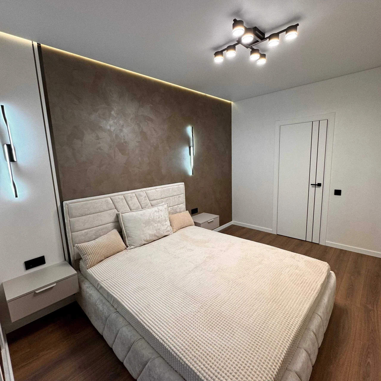 Sale of a designer 2-room apartment in the MANHATTAN residential complex | 60 sq m