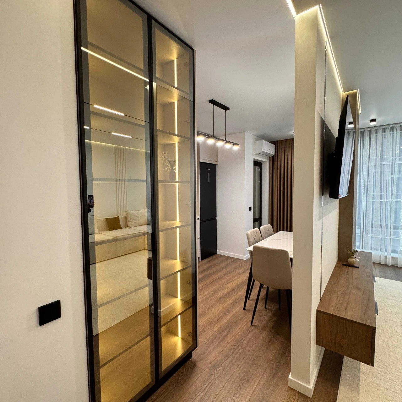 Sale of a designer 2-room apartment in the MANHATTAN residential complex | 60 sq m