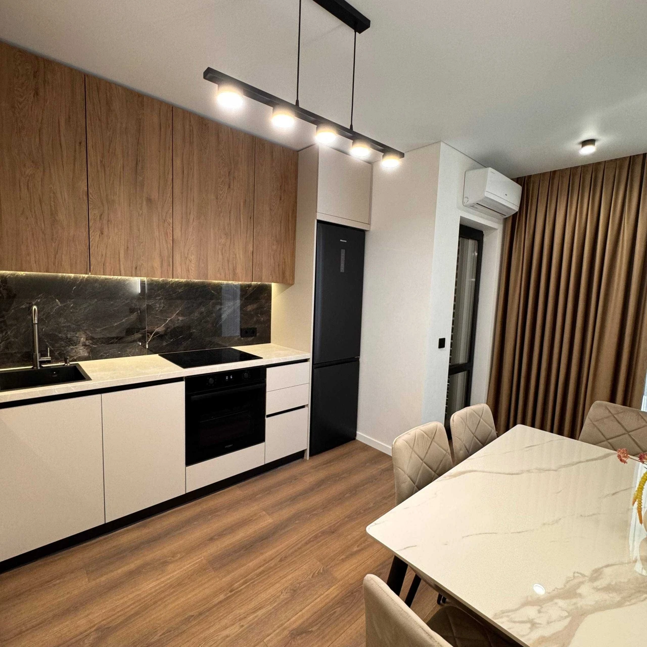 Sale of a designer 2-room apartment in the MANHATTAN residential complex | 60 sq m