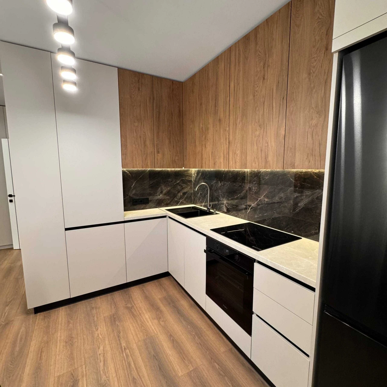 Sale of a designer 2-room apartment in the MANHATTAN residential complex | 60 sq m