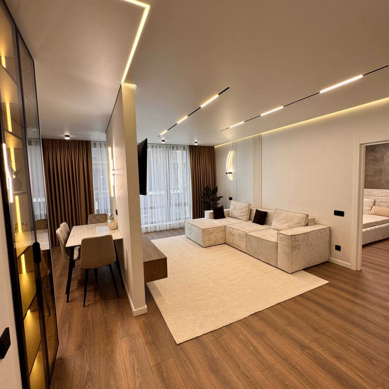 Sale of a designer 2-room apartment in the MANHATTAN residential complex | 60 sq m