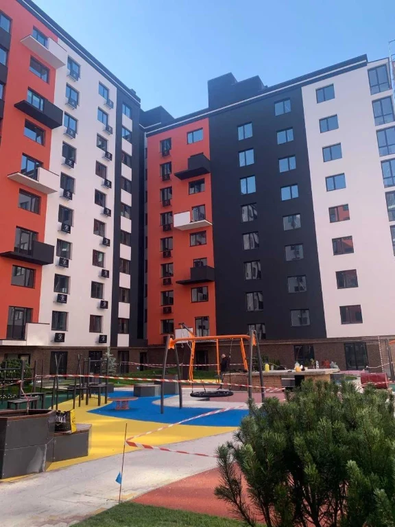 Selling one-bedroom apartment in the city center