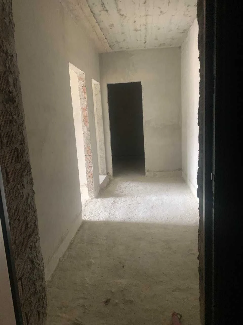 Selling one-bedroom apartment in the city center