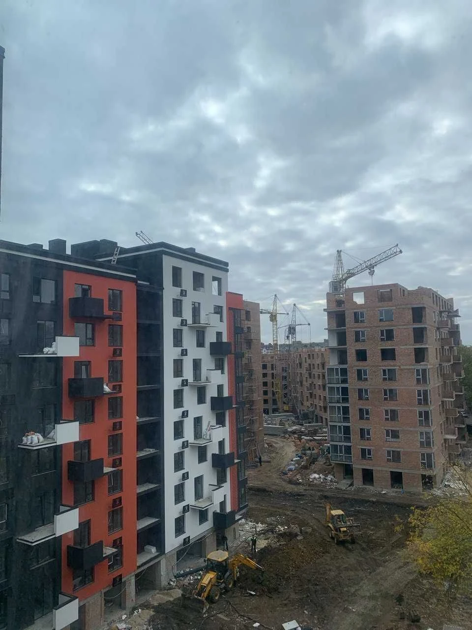Selling one-bedroom apartment in the city center
