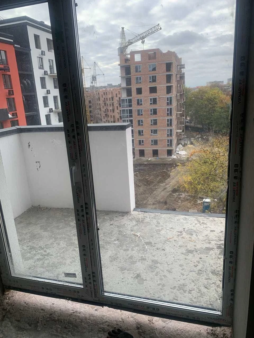 Selling one-bedroom apartment in the city center