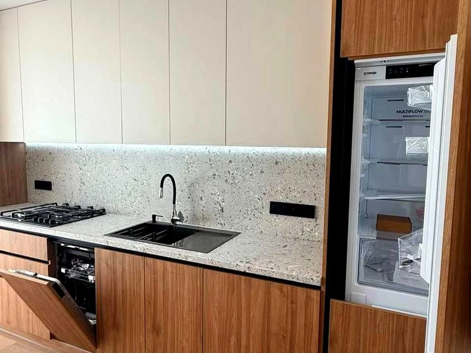 Apartment. Ivano-Frankivsk, Vysochana st.