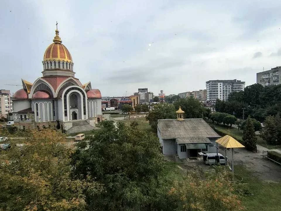 Apartment. Ivano-Frankivsk, Vovnychanka st.