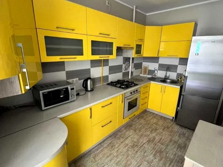 Apartment. Ivano-Frankivsk, Dovha Street