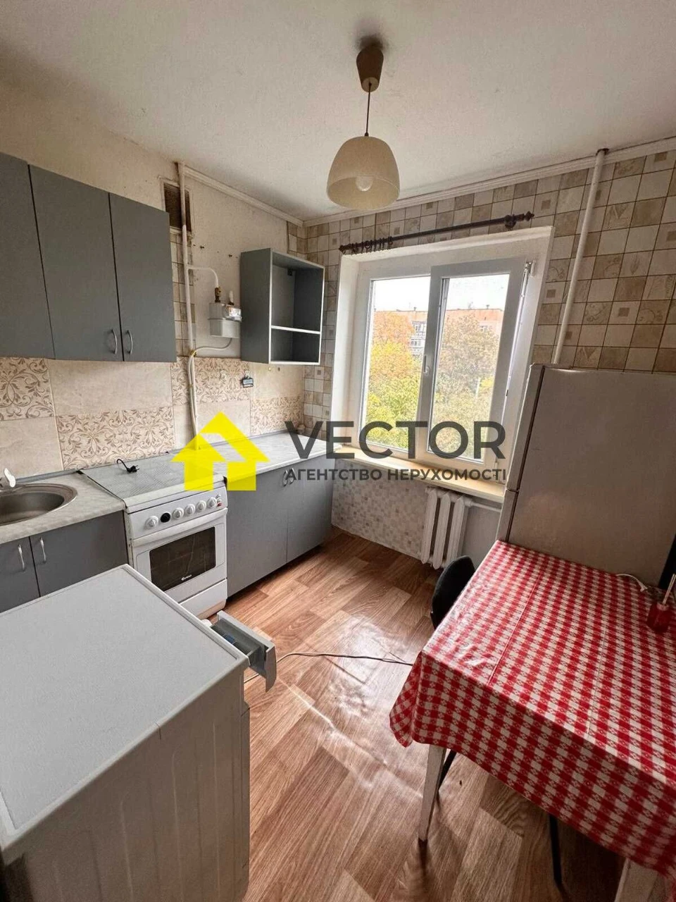 Cozy one-bedroom apartment on the 3rd floor, near the Ring