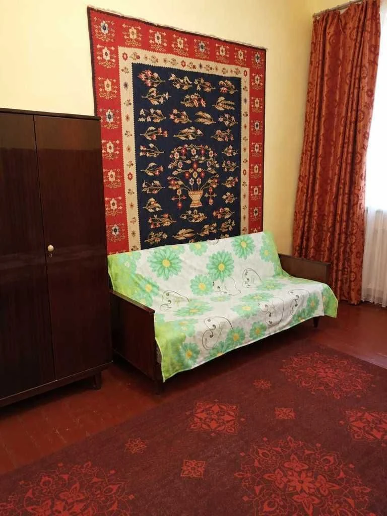 1 room in Podil, brick house, 33 sq m