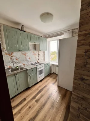 Продам 1к квартиру на Виставці