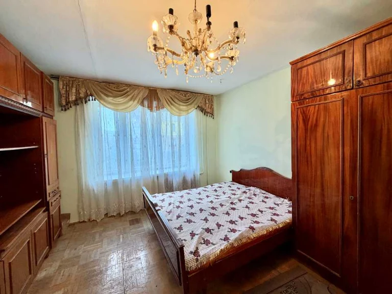 Apartment. Chernivtsi, Heroiv Krut Boulevard