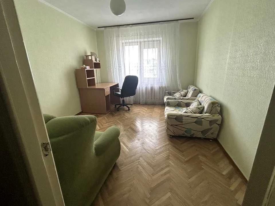 Квартира. Киев, улица Левка Лукьяненко